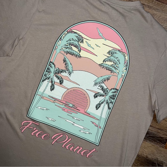 Free Planet Mens Short Sleeve Sunset Graphic Tee, Size L - Picture 5 of 9